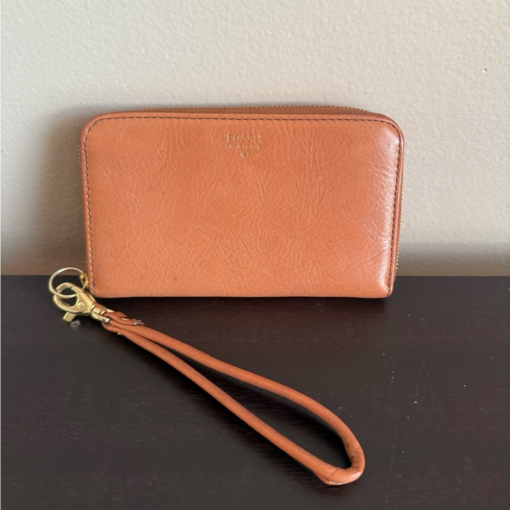 Fossil Sydney Camel Zip Wristlet Leather Clutch Organizer Wallet.